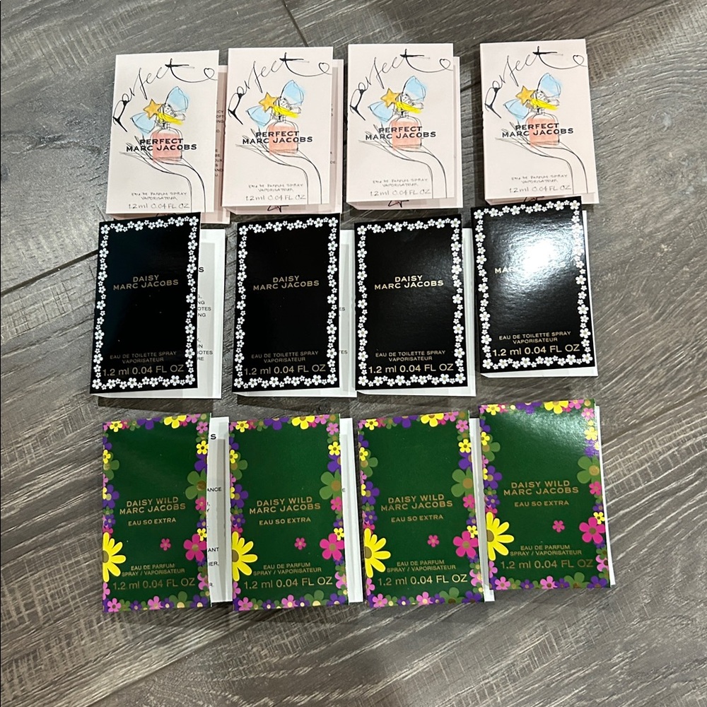 12 x1.2ml pieces Marc Jacobs women’s Samples Collection